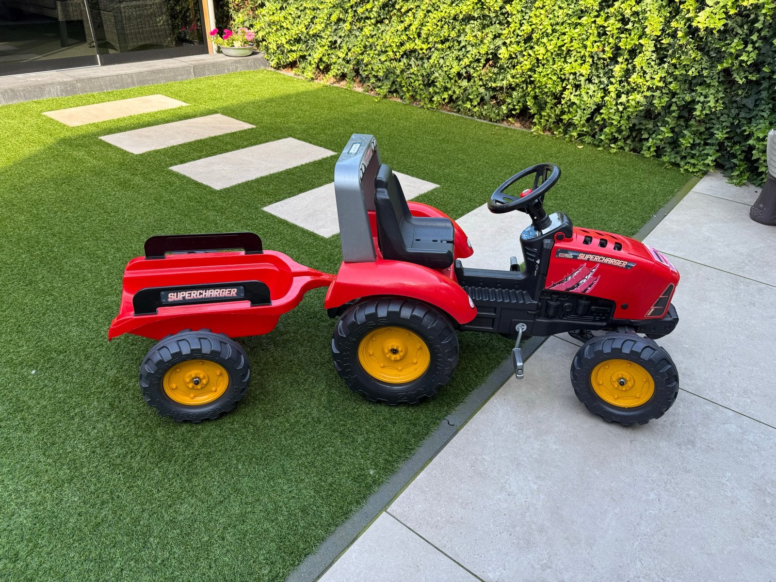Falk traptractor Supercharger met aanhanger - Vanaf 3 jaar, Ophalen, Gebruikt