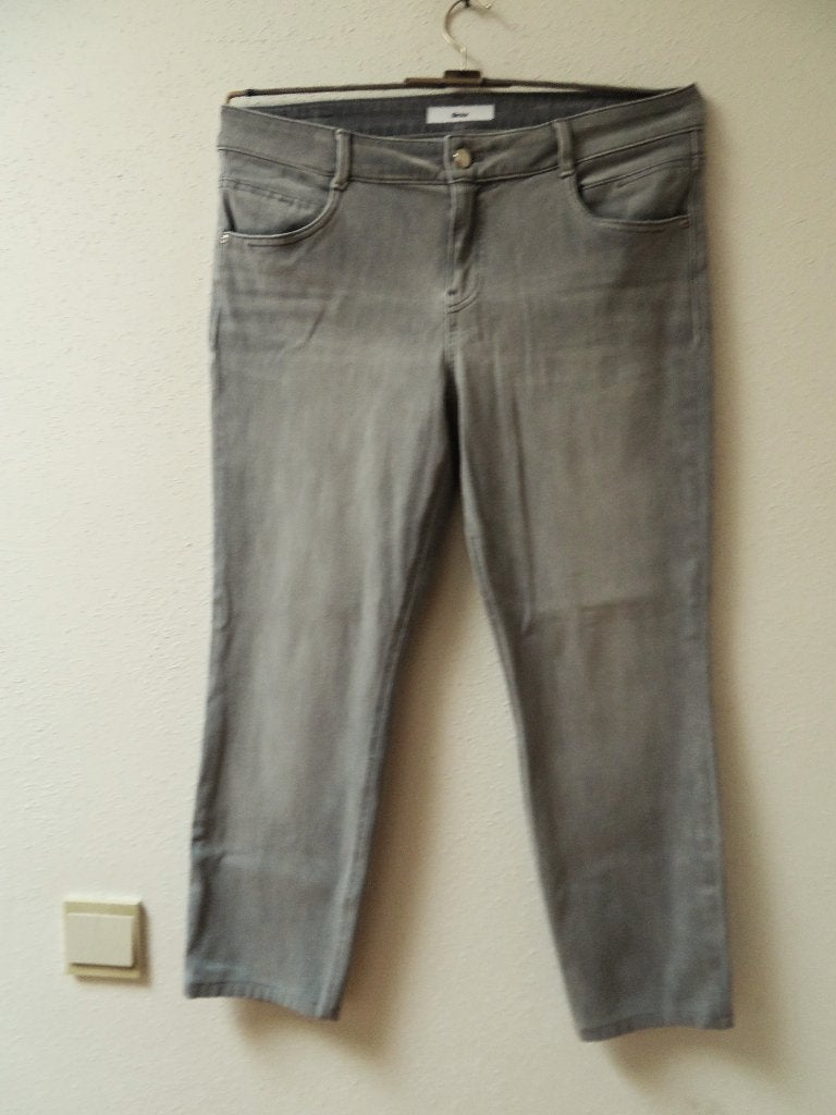 S10 BRAX SHAKIRA jeans broek grijs maat 40 K, Kleding | Dames, Maat 38/40 (M), Zo goed als nieuw, BRAX, Ophalen of Verzenden
