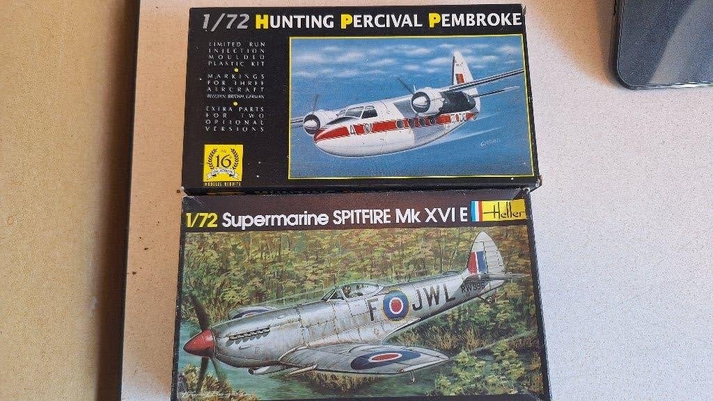 14 vliegtuig bouwpakketten oa revell / heller  zie foto's, Hobby en Vrije tijd, 1:72 tot 1:144, Revell, Ophalen of Verzenden, Zo goed als nieuw