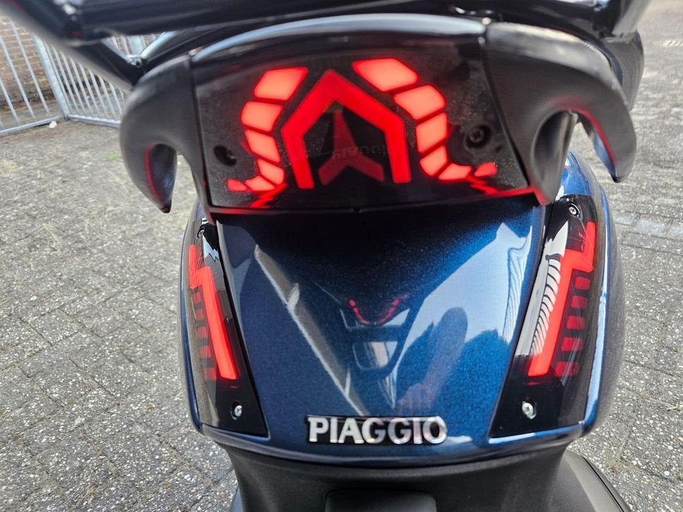 Foto 10 van PIAGGIO ZIP 50 4T E4 BROM 2020 DIAMOND BLEU 7070KM + OPTIES