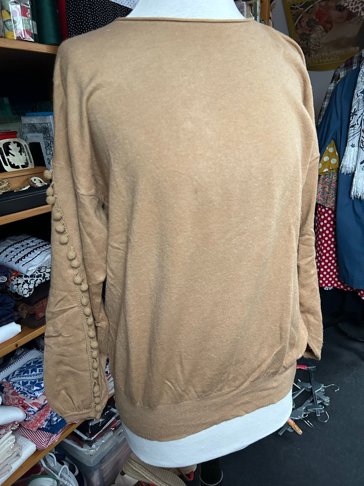 Camel trui met leuk detail, Kleding | Dames, Ophalen of Verzenden, Gedragen, Maat 38/40 (M), Bruin