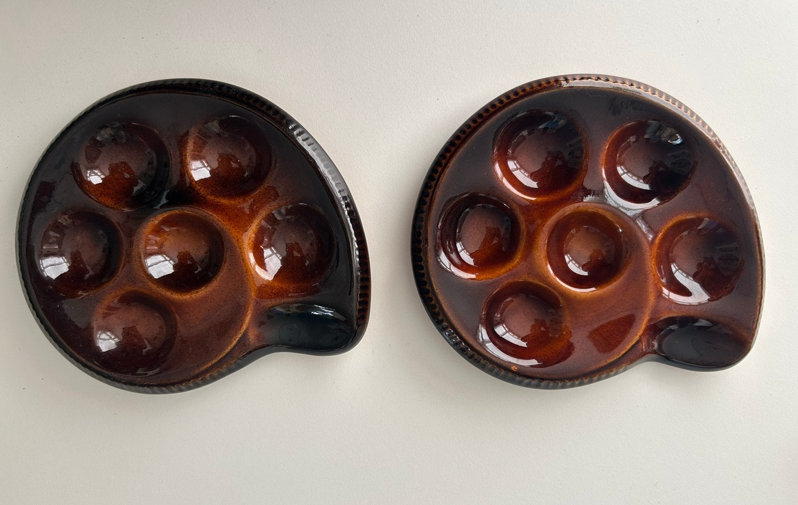 Twee vintage escargot schaaltjes uit Frankrijk, bruin, Ophalen of Verzenden