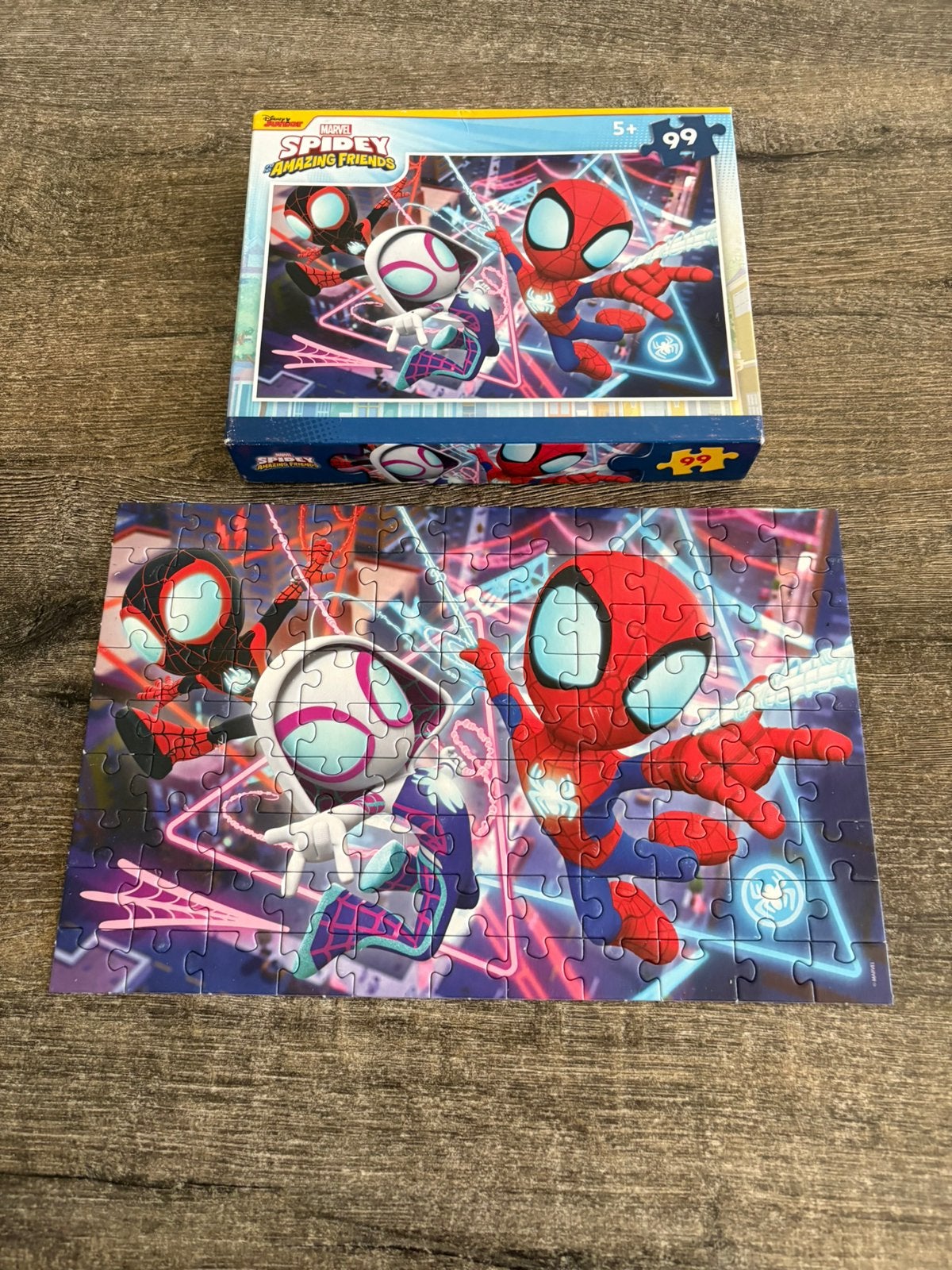 Puzzel Spidey Amazing Friends 99 stukjes, Ophalen of Verzenden, Zo goed als nieuw