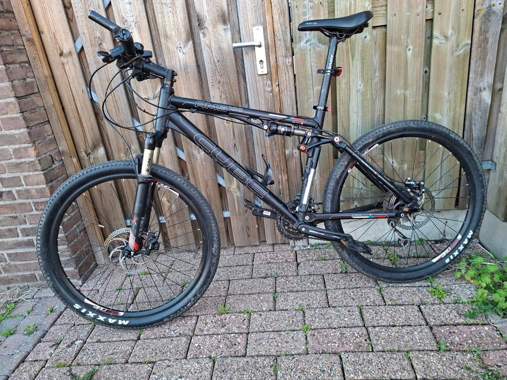 Mooie in nieuwstaat CUBE AMS 100 pro series, Fietsen en Brommers, Fietsen | Mountainbikes en ATB, Ophalen of Verzenden, Zo goed als nieuw