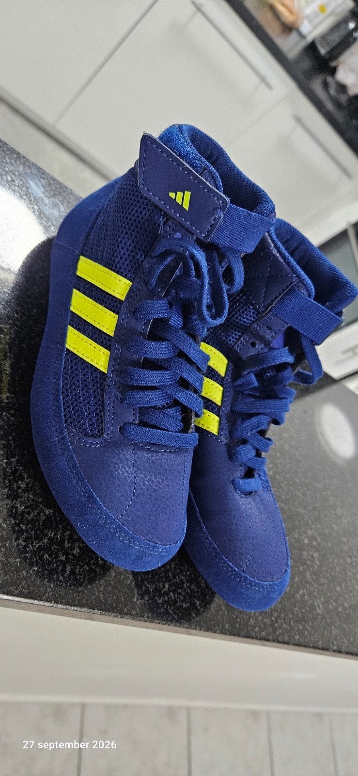 Adidas Sportschoenen worstel schoenen, Ophalen of Verzenden, Zo goed als nieuw, Blauw