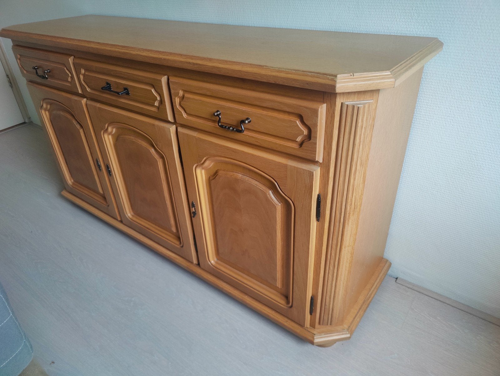 Eikenhouten dressoir met lades en deuren, Ophalen, Gebruikt, Klassiek, 150 tot 200 cm
