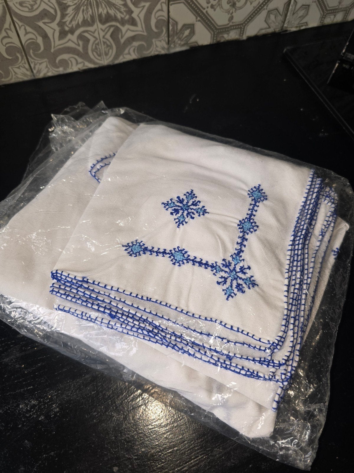 Mooie marokkaanse tafelkleed & servetten €20,- ( tarez ), Huis en Inrichting, Keuken | Textiel, Ophalen of Verzenden, Nieuw, Wit