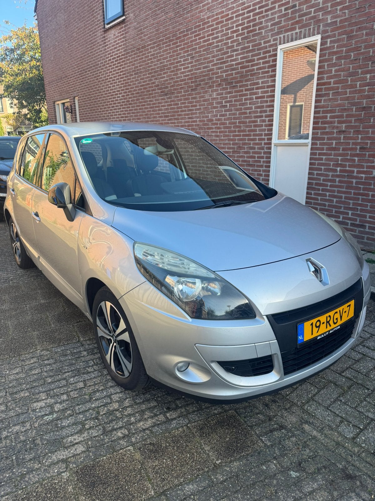 Renault Scénic 2.0 Bose  16V 103KW CVT 5P 2011 Grijs, Auto's, 4 cilinders, Origineel Nederlands, Particulier, 1403 kg