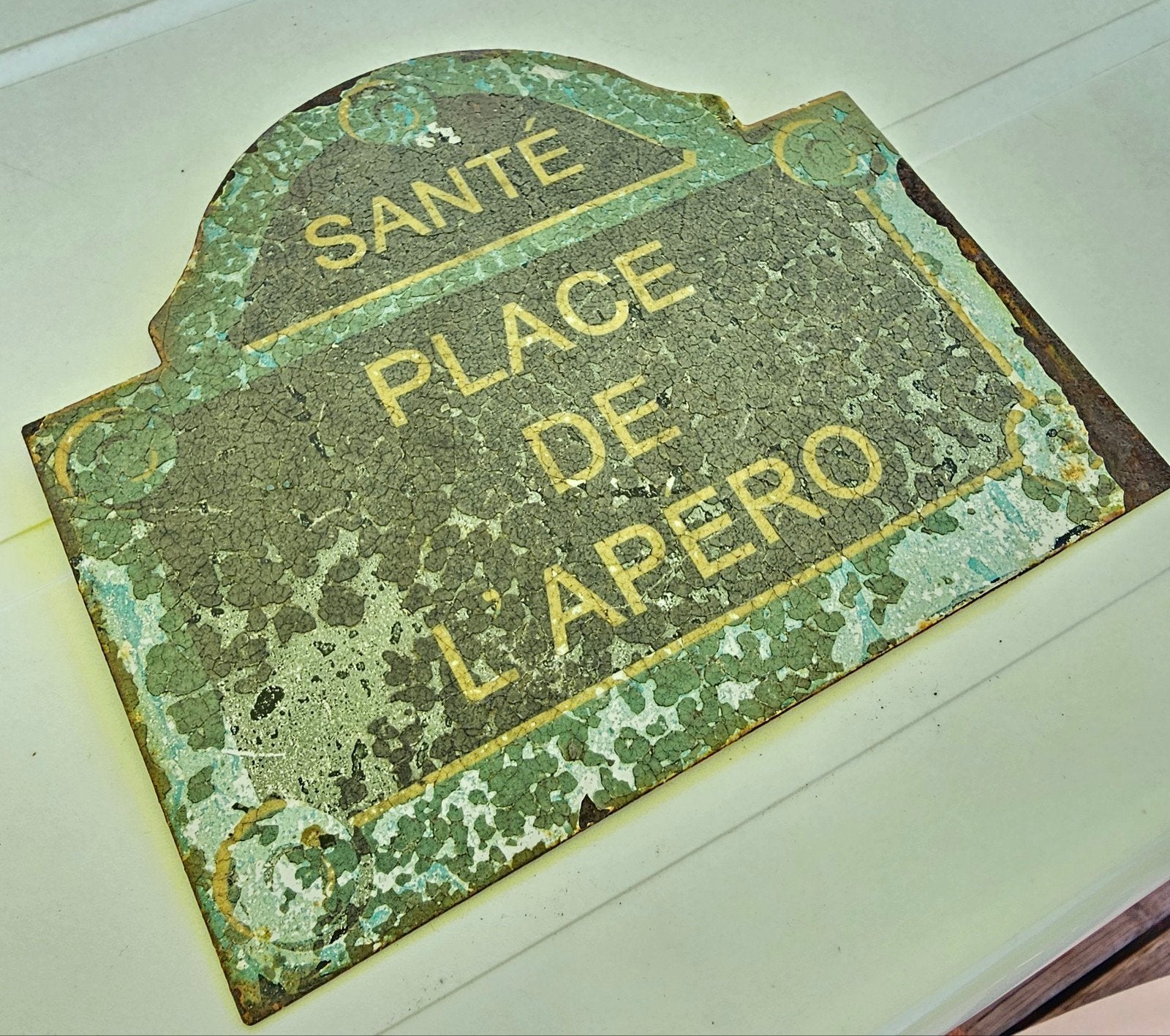 ​Doorleefd Frans Metalen Straatbordje Santé Place De L'Apéro, Ophalen of Verzenden