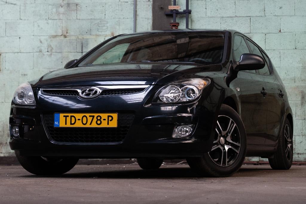 Hyundai i30 1.4 I Cvvt 5DR 2009 Zwart, Voorwielaandrijving, Stof, Zwart, 4 cilinders