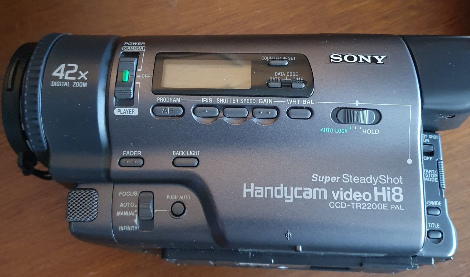 Sony Handycam CCD-TR2200E met tas, oplader en batterij, Audio, Tv en Foto, Ophalen, Gebruikt, Overige soorten, Minder dan 8x