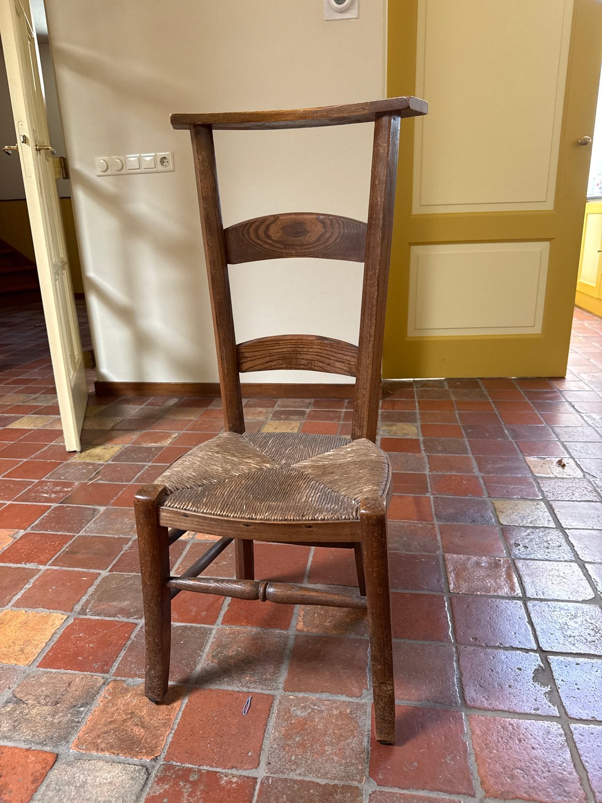 Antieke houten stoel met rieten zitting, Antiek en Kunst, Ophalen