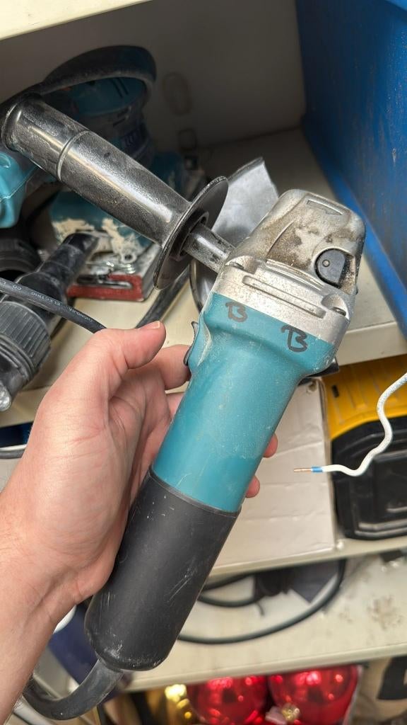Makita Haakse Slijper 9558HN, Ophalen of Verzenden, Gebruikt, 700 tot 1000 watt, Haakse handslijpmachine