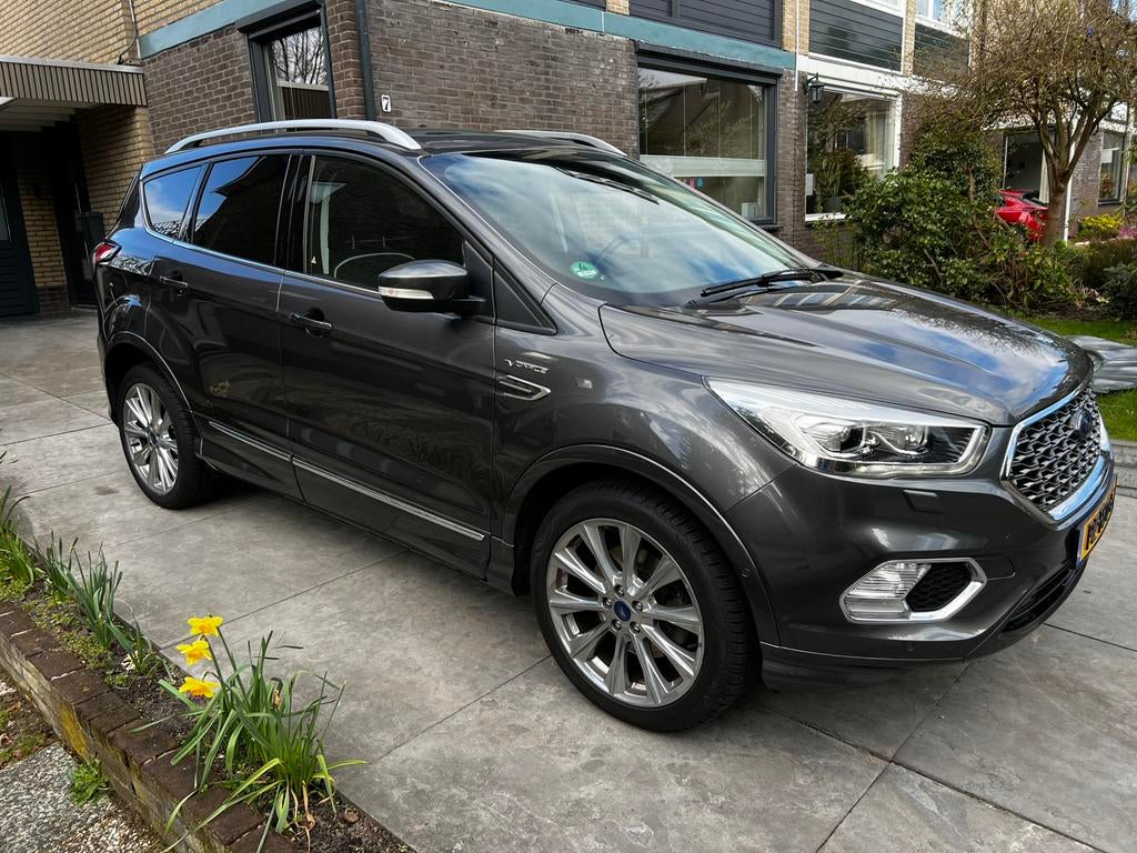 Ford Kuga Luxe Viganale 4WD automaat 2017 G, Automaat, 1498 cc, 4 cilinders, 1850 kg
