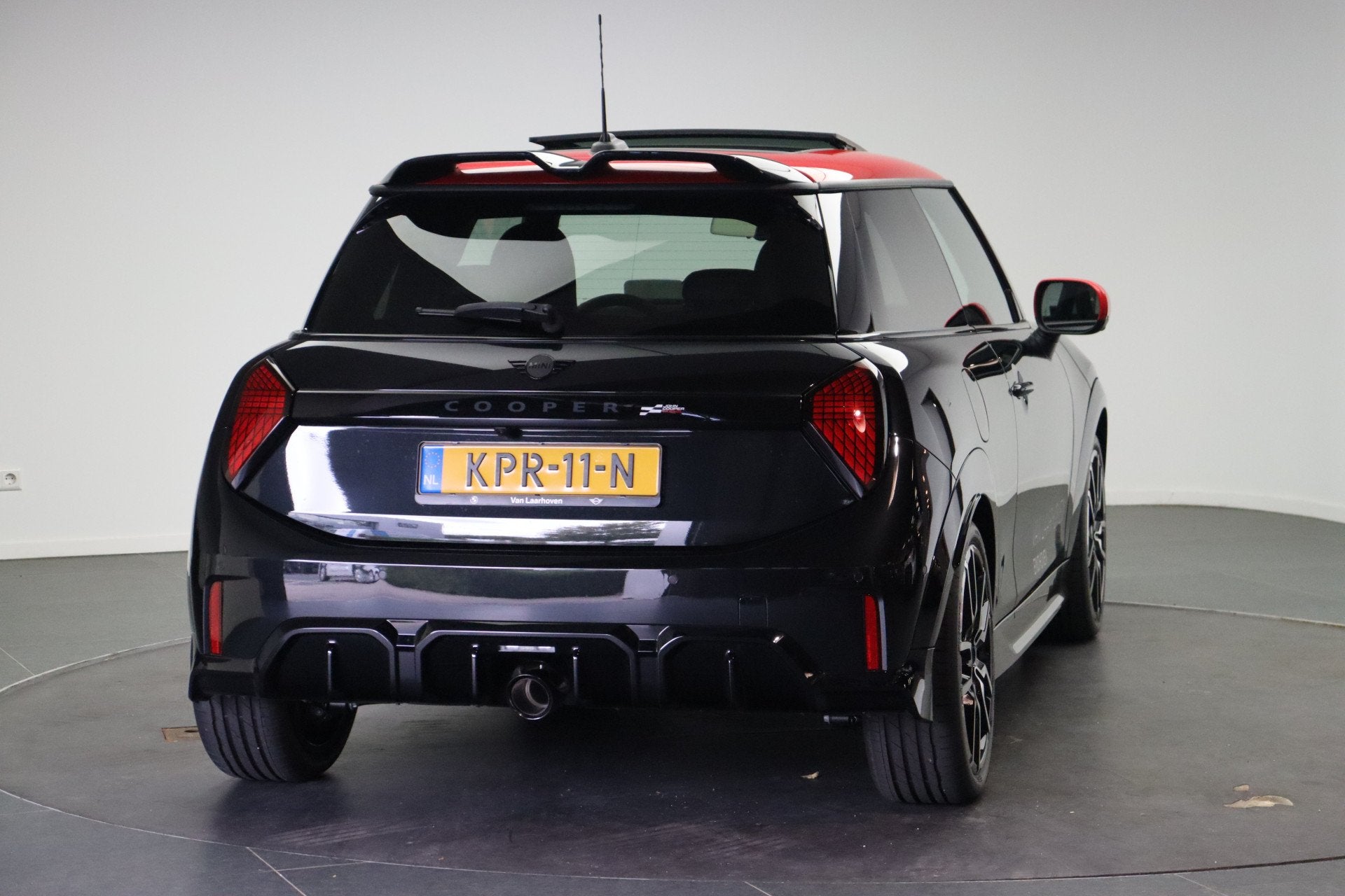MINI Hatchback John Cooper Works Automaat / Pakket XL / 18", Auto's, Mini, 1998 cc, 4 cilinders, Met garantie (alle), 4 stoelen