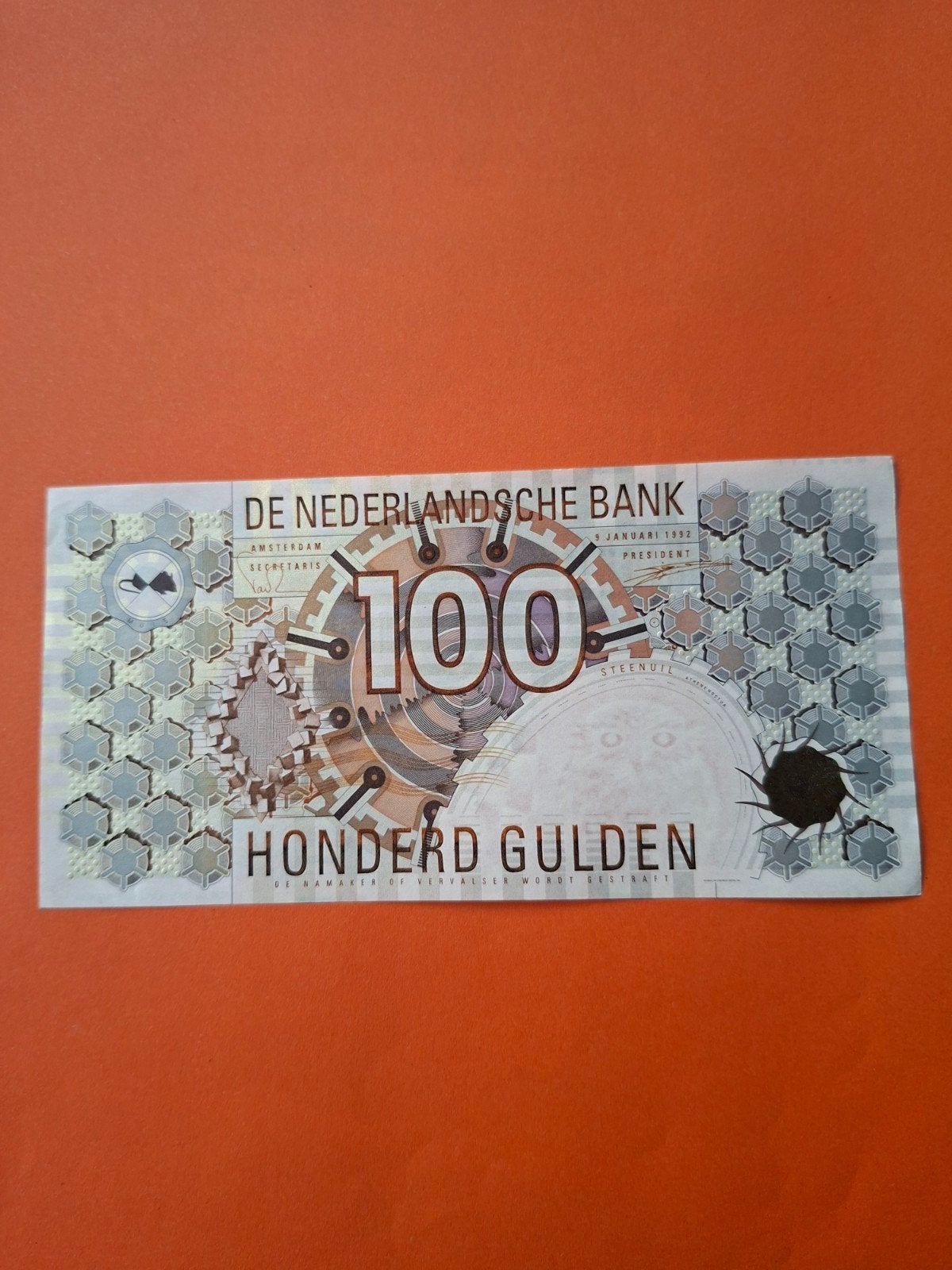 100 gulden Steenuil uit 1992 in UNC
Serie nummer 1088346821, Ophalen of Verzenden, 100 gulden, Los biljet