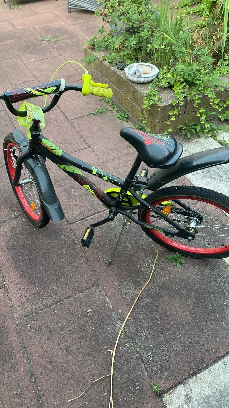 Stormer kinderfiets 20 inch - Zwart/Neon Groen, Ophalen, Zo goed als nieuw, Velgrem, 20 inch of meer