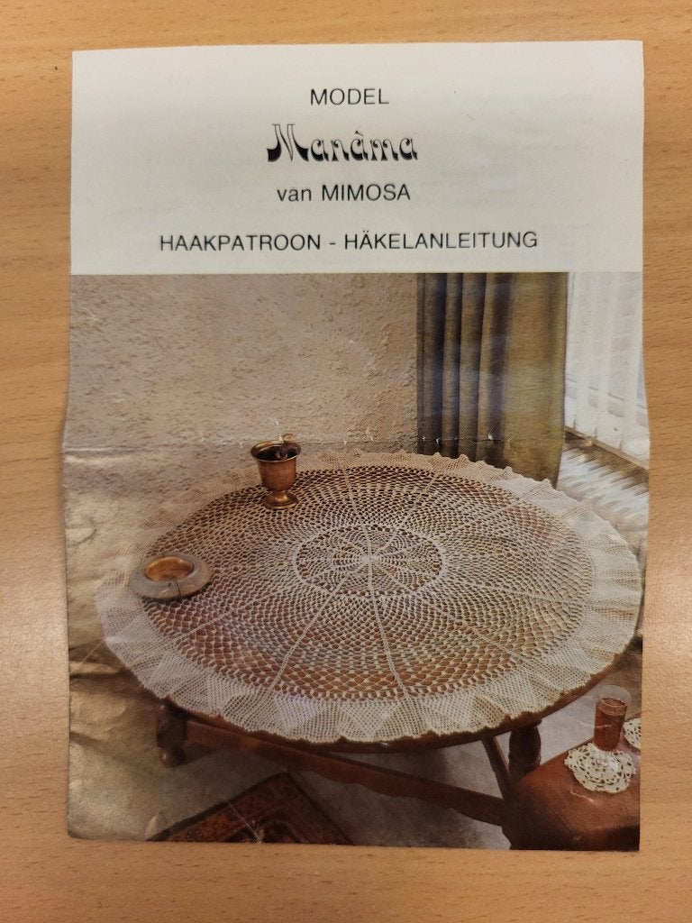 Tafelkleed.               En werkbeschrijving., Ophalen of Verzenden, Nieuw, Haken, Patroon of Boek