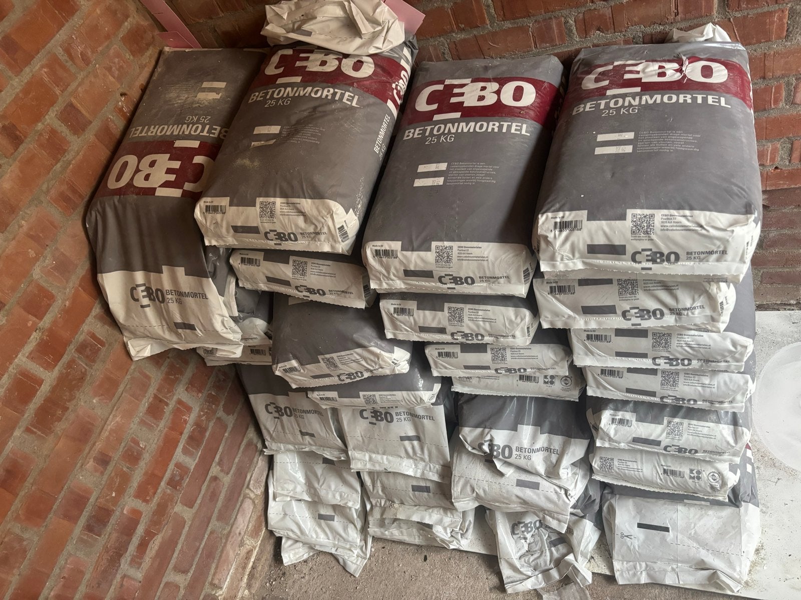 32x Cebo Betonmortel 25 KG - Nieuw, Doe-het-zelf en Verbouw, Ophalen of Verzenden, Nieuw