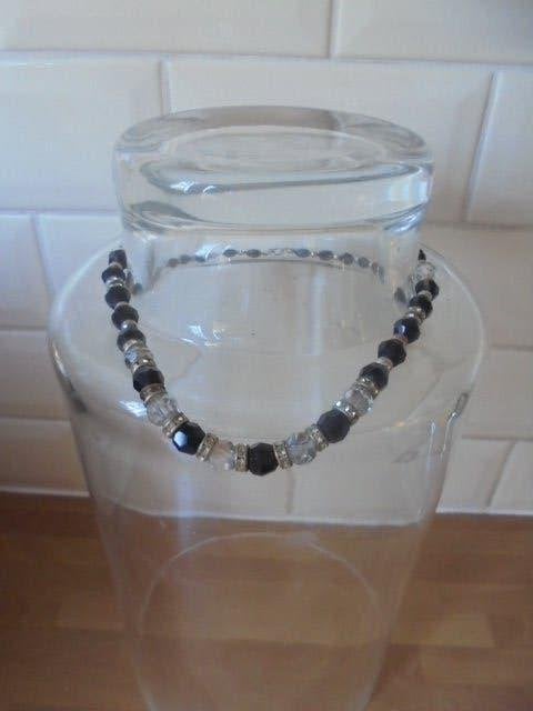Vintage halsketting aurora met zwarte glaskralen, Ophalen of Verzenden, Zo goed als nieuw, Zwart, Overige materialen