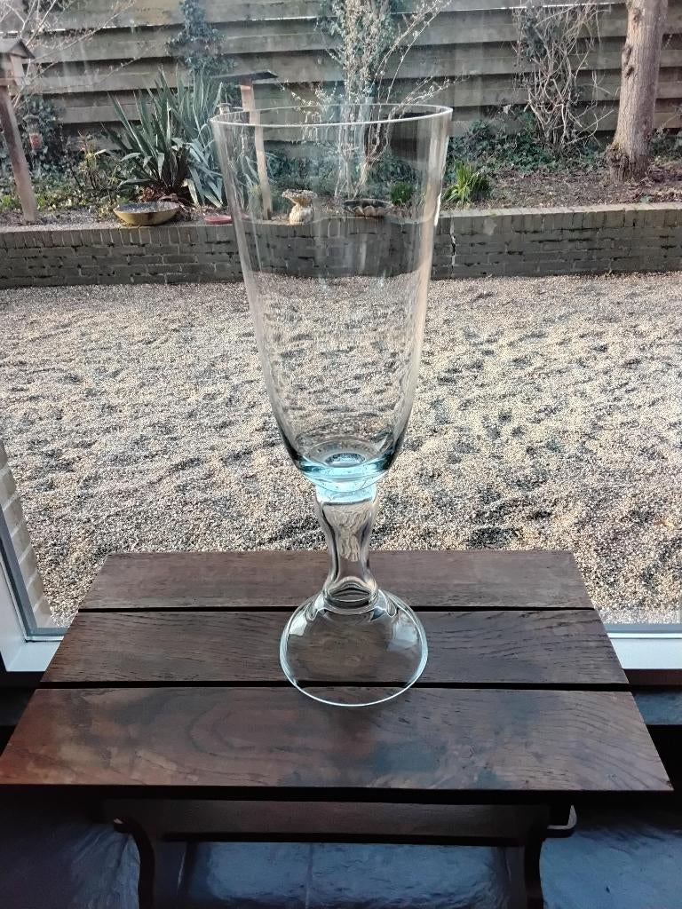 Groot glazen windlicht of vaas op voet, Ophalen, Overige kleuren, 50 tot 75 cm, Glas