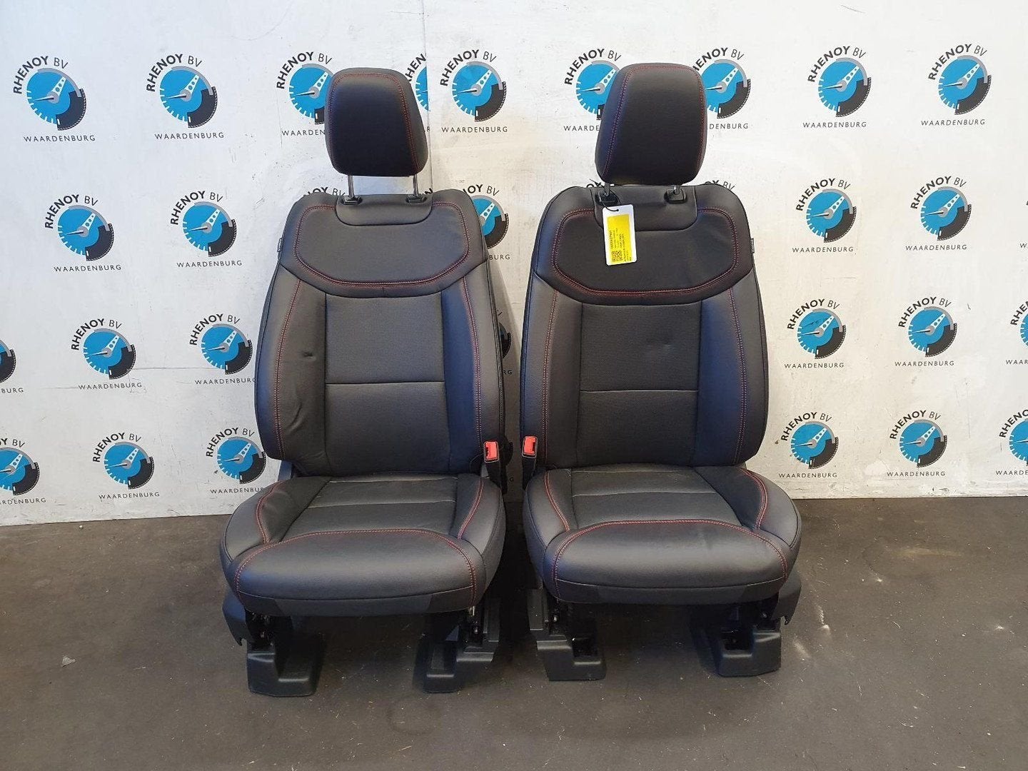 FORD EXPLORER ST LINE INTERIEUR COMPLEET 2023, Ophalen of Verzenden, Gebruikt, Stiba lid