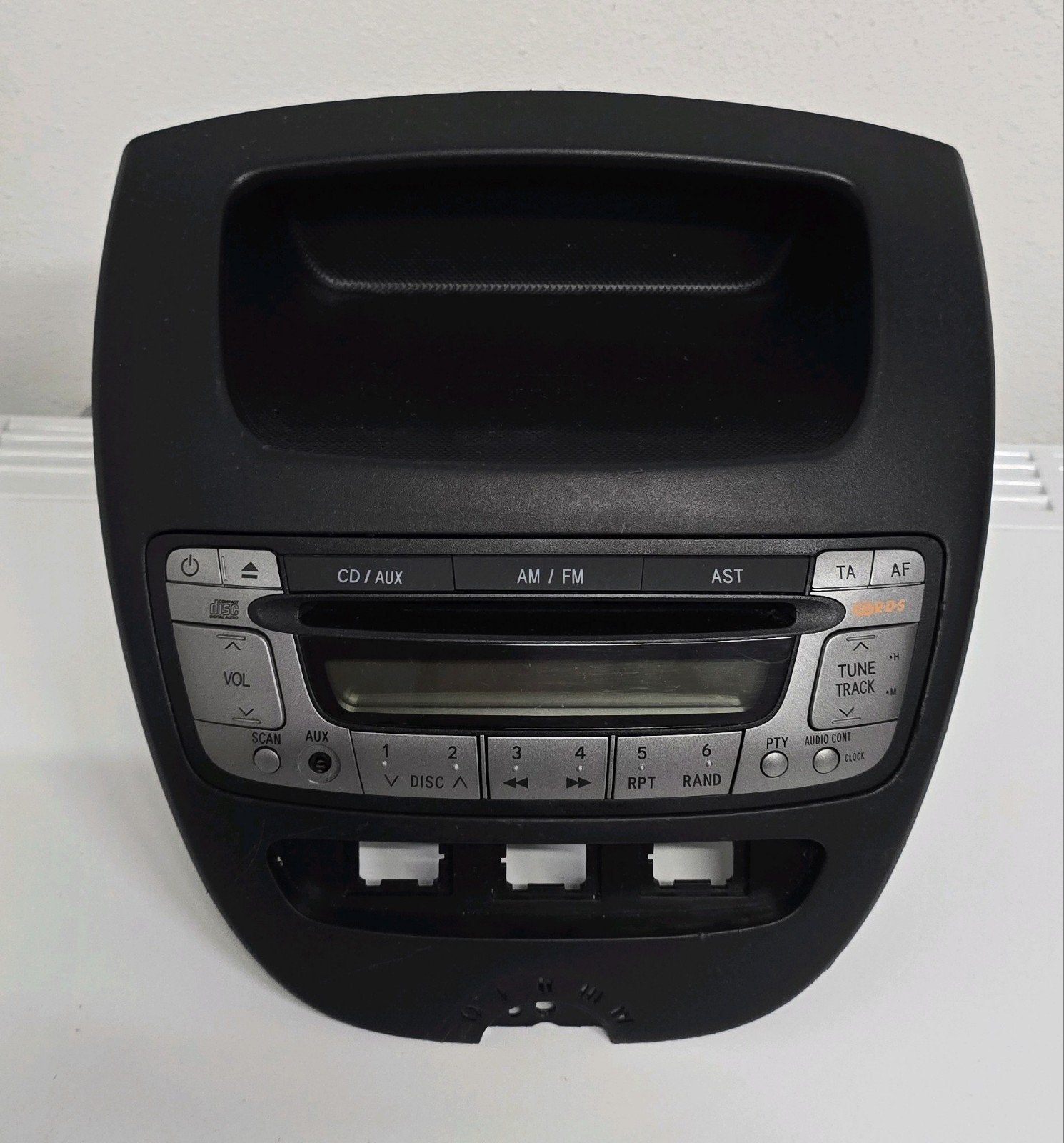 Originele Toyota Aygo 2013 autoradio met frame, Auto diversen, Autoradio's, Gebruikt, Ophalen of Verzenden