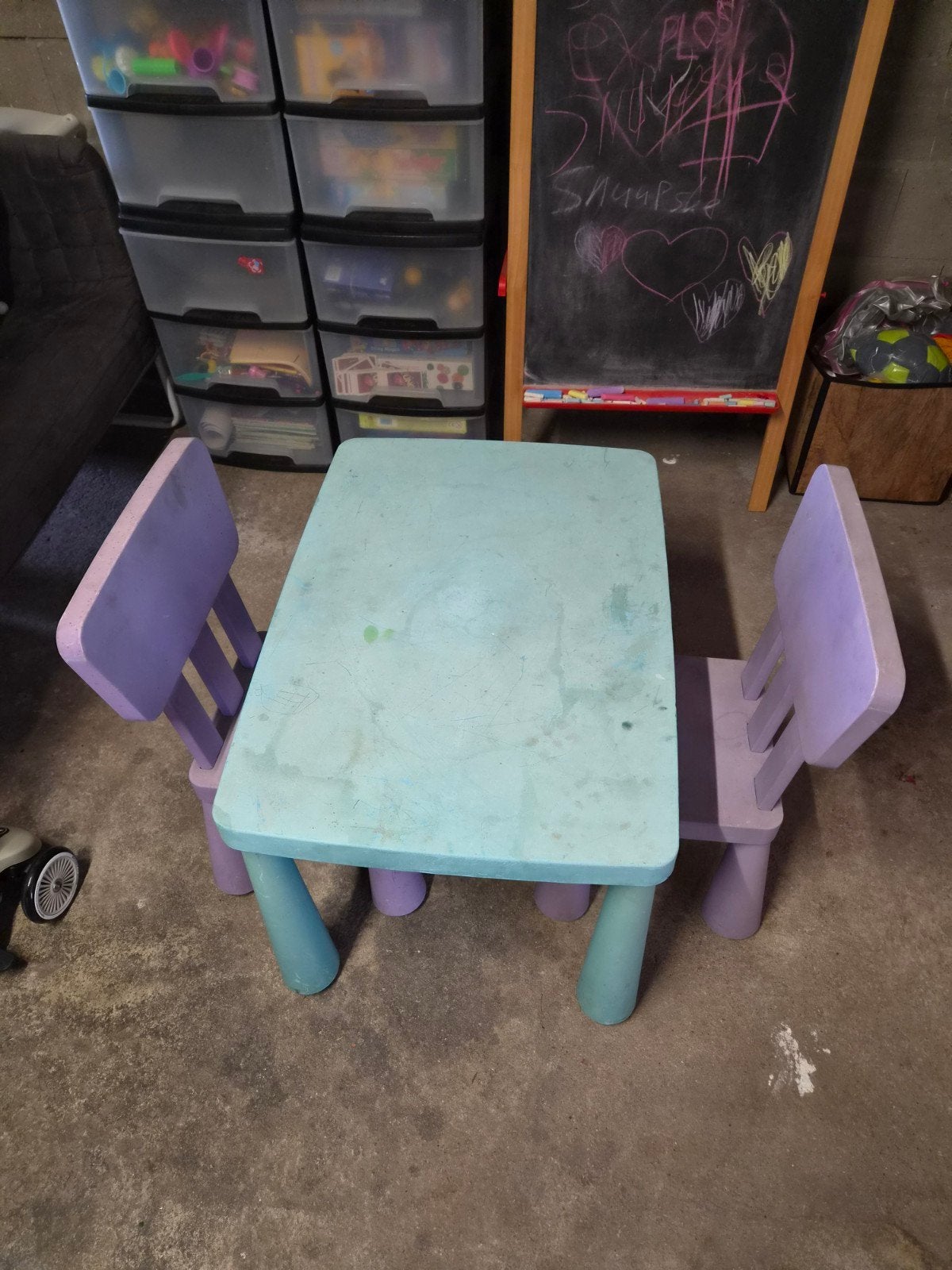 Ikea Mammut tafel met 2 stoelen, Ophalen, Gebruikt, Tafel(s) en Stoel(en)