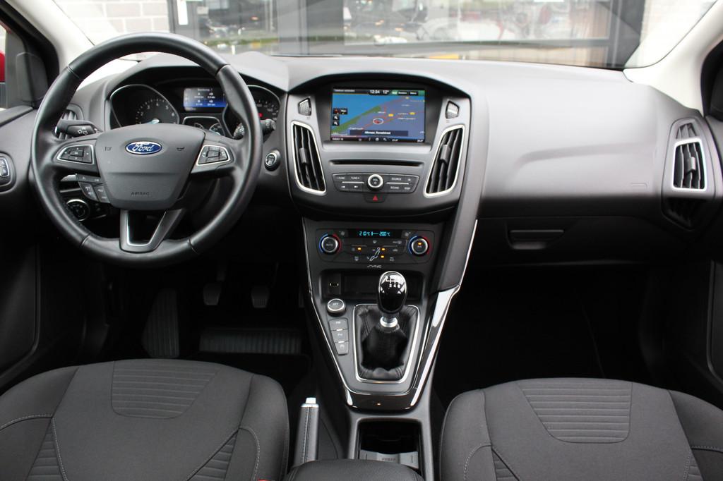 Ford Focus 1.0 First Edition / Navigatie / Keyless / PDC, Auto's, Stof, Gebruikt, Met garantie (alle), Grijs