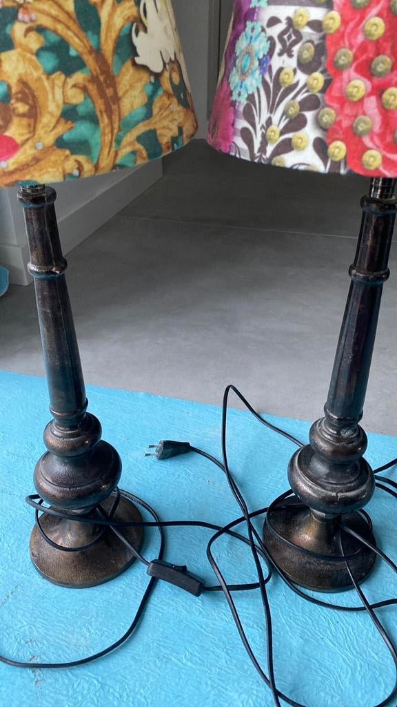 Twee lampen standaard met kleurrijke identieke lampenkappen, Ophalen, Zo goed als nieuw, 50 tot 75 cm