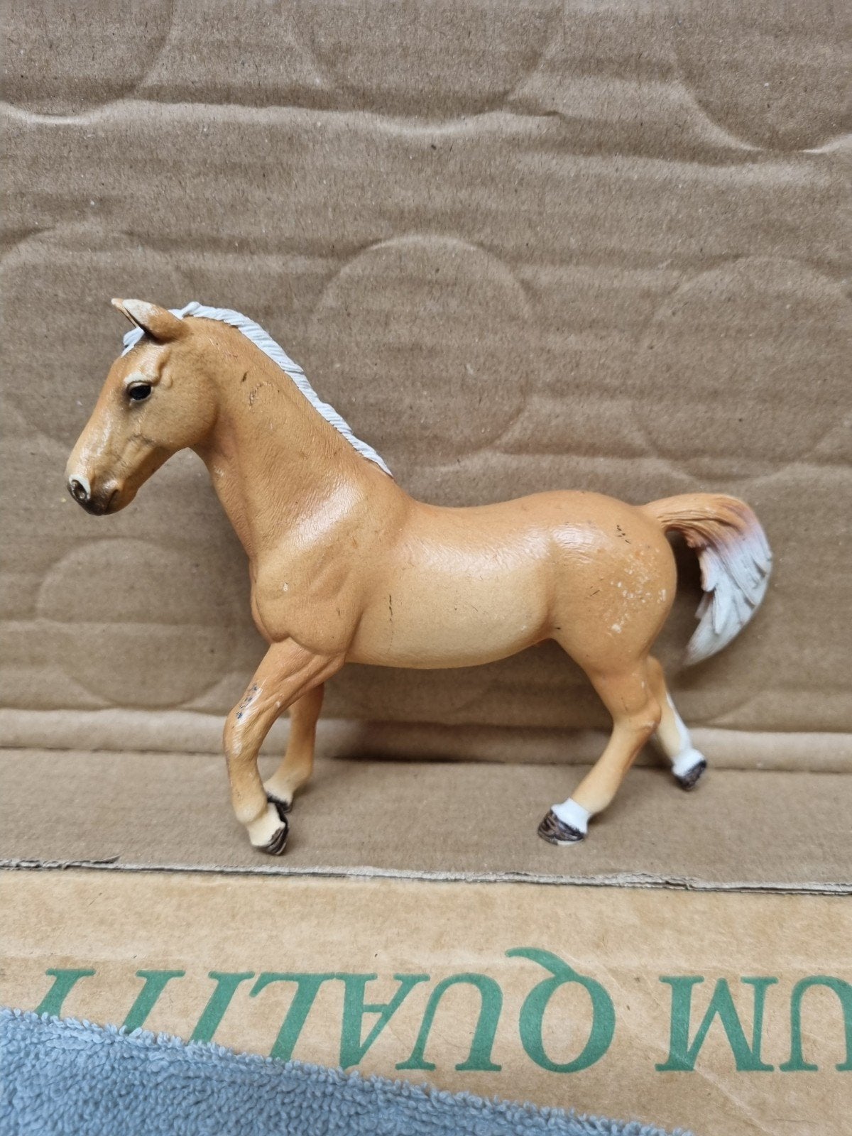 schleich paard licht bruin nr 18, Ophalen of Verzenden, Gebruikt, Paard, Beeldje of Figuurtje
