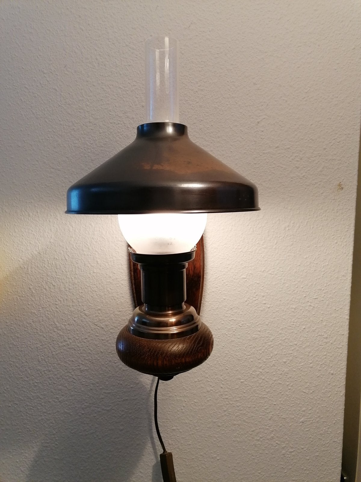 Puntgave Wandlamp met messing, melkglas en, Ophalen, Zo goed als nieuw
