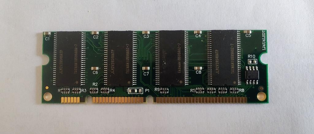 Bieden;
DDR 3 DIMM memory geheugen 64 Mb (vr. printer of pc), Computers en Software, RAM geheugen, Ophalen of Verzenden