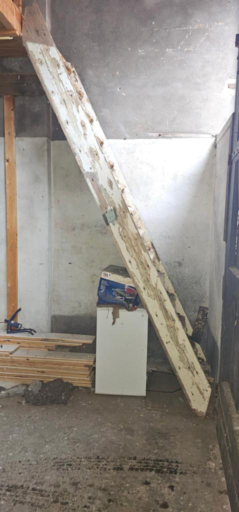 Trap hout in goede staat, Ophalen of Verzenden, 50 mm of meer, Balk, Minder dan 200 cm
