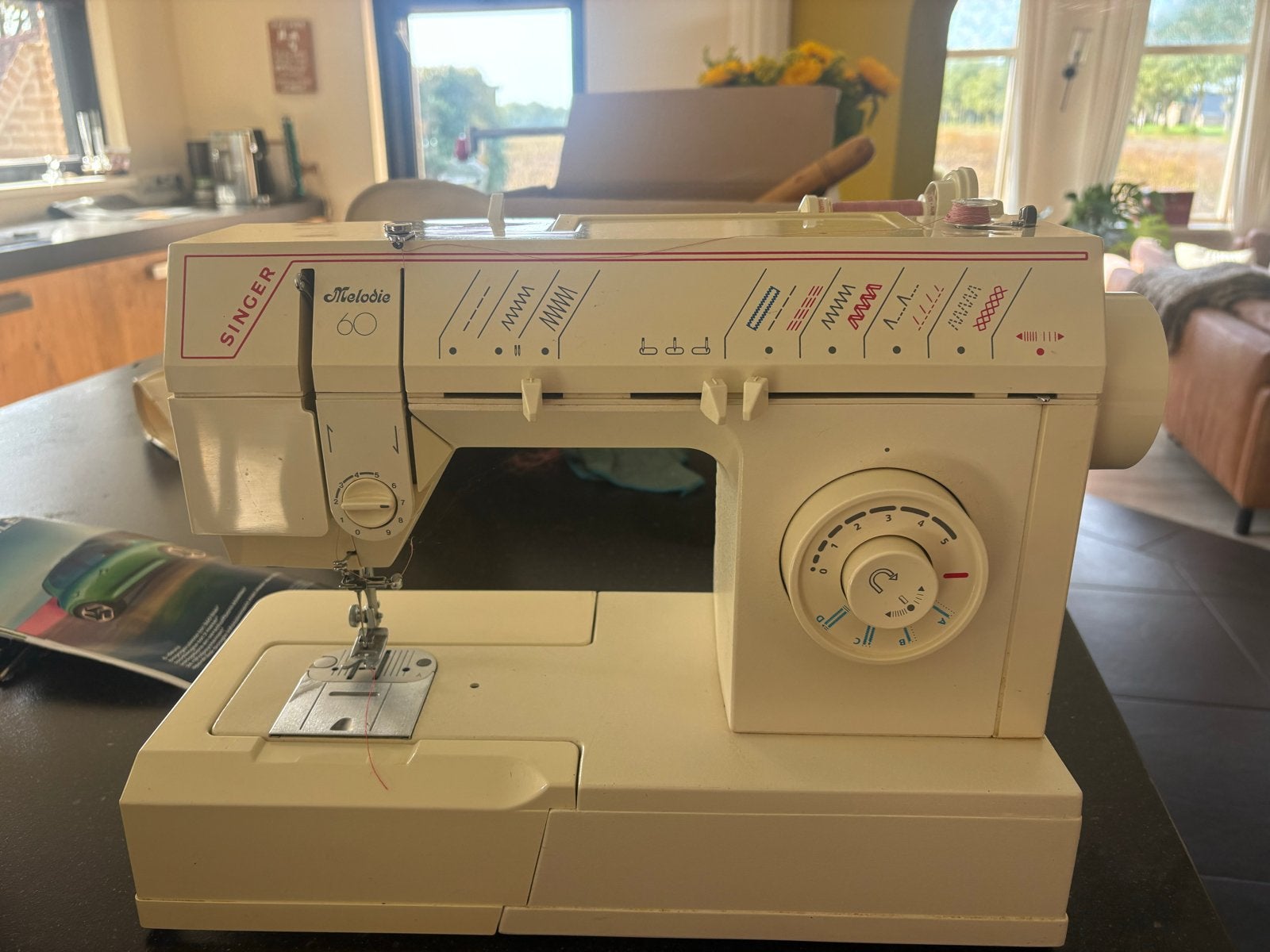 Singer Melodie 5800 serie naaimachine met accessoires, Ophalen of Verzenden, Gebruikt, Naaimachine, Singer
