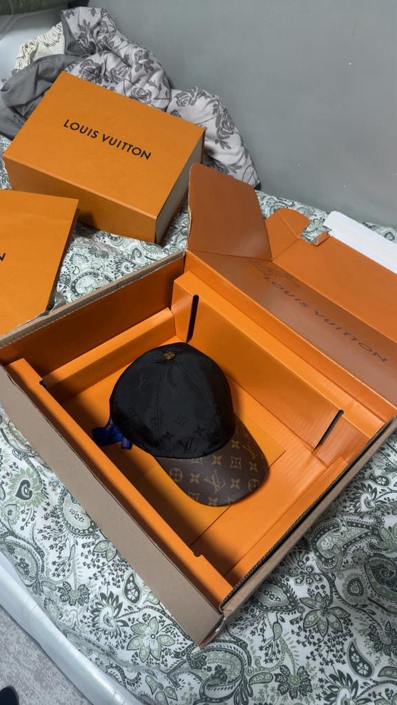 Louis vuitton get ready cap, Sieraden, Tassen en Uiterlijk, Horloges | Heren, Ophalen of Verzenden, Zo goed als nieuw, Leer, Overige merken
