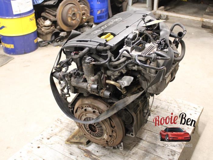 Motor van een Opel Astra, Gebruikt, -, -, Opel