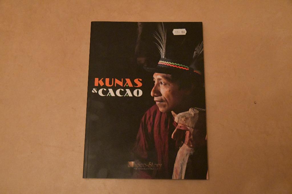 Viertalig fotoboek 'Kunas & cacao', Ophalen of Verzenden, Nieuw, Overige onderwerpen, Choco-Story
