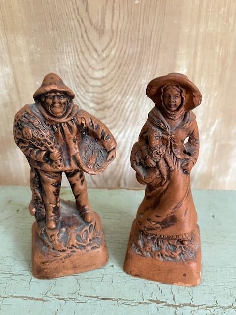2 x Vintage terracotta beeld Francis Lascour. Visser + vrouw, Verzamelen, Beelden en Beeldjes, Ophalen, Zo goed als nieuw, Mens