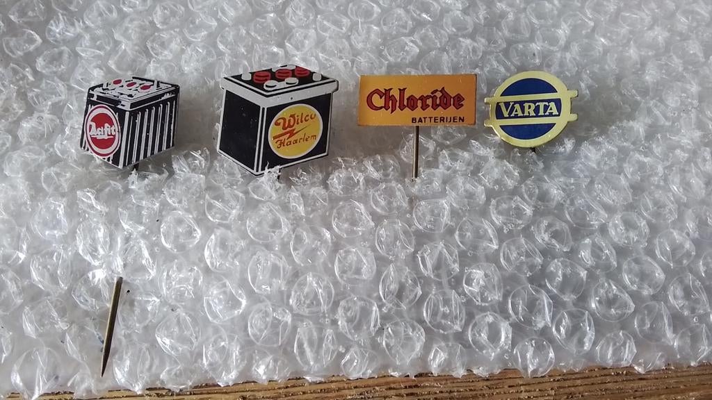 4 verschillende speldjes accu's, Verzamelen, Ophalen of Verzenden, Zo goed als nieuw, Overige onderwerpen