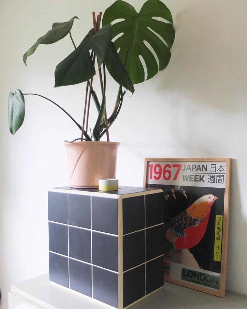 Studio Kube kubus tegeltafels, Minder dan 55 cm, Retro minimalistisch scandinavisch, Rond, Nieuw