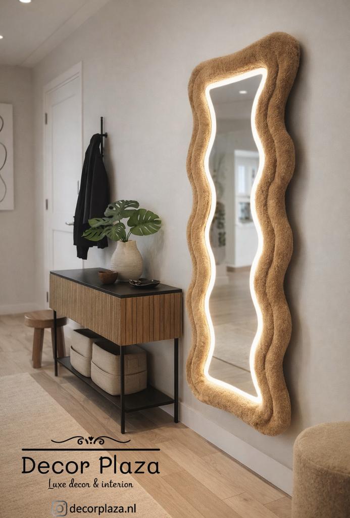 Nieuwe Luxe Fluffy Teddy Spiegels met Verlichting 4 kleuren!, Nieuw, Ophalen of Verzenden, Overige vormen, 150 tot 200 cm