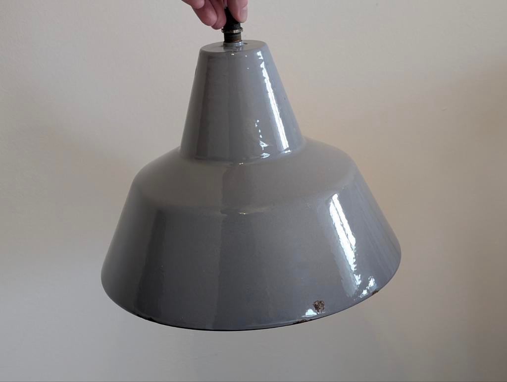 Oude industriële geëmailleerde lampenkap - 30cm diameter, Ophalen, Gebruikt, Metaal, Minder dan 50 cm