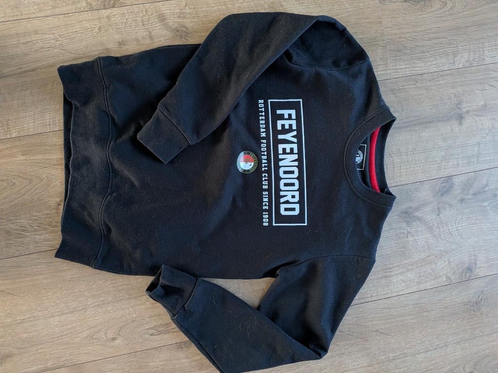 Zwart Feyenoord trui 140 ongeveer, Ophalen of Verzenden, Meisje, Trui of Vest