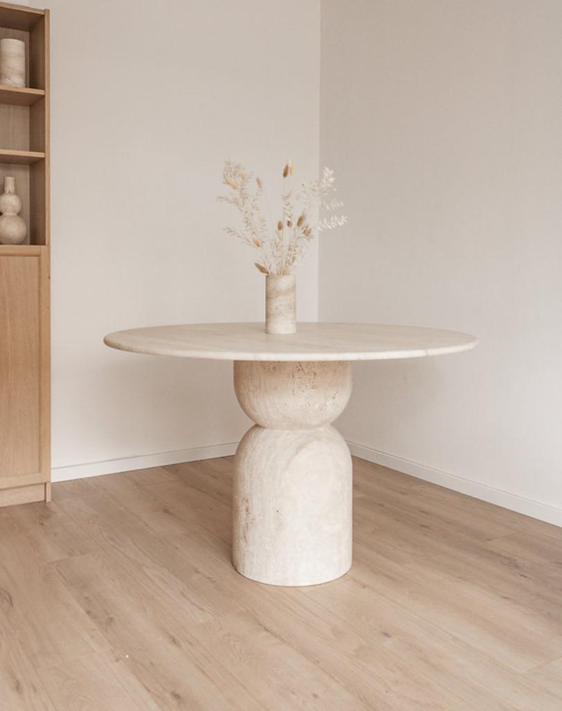 Travertin Eettafel Clara - Zandloperpoot - 100cm t/m 150cm, Ophalen, Japandi, Rond, Nieuw