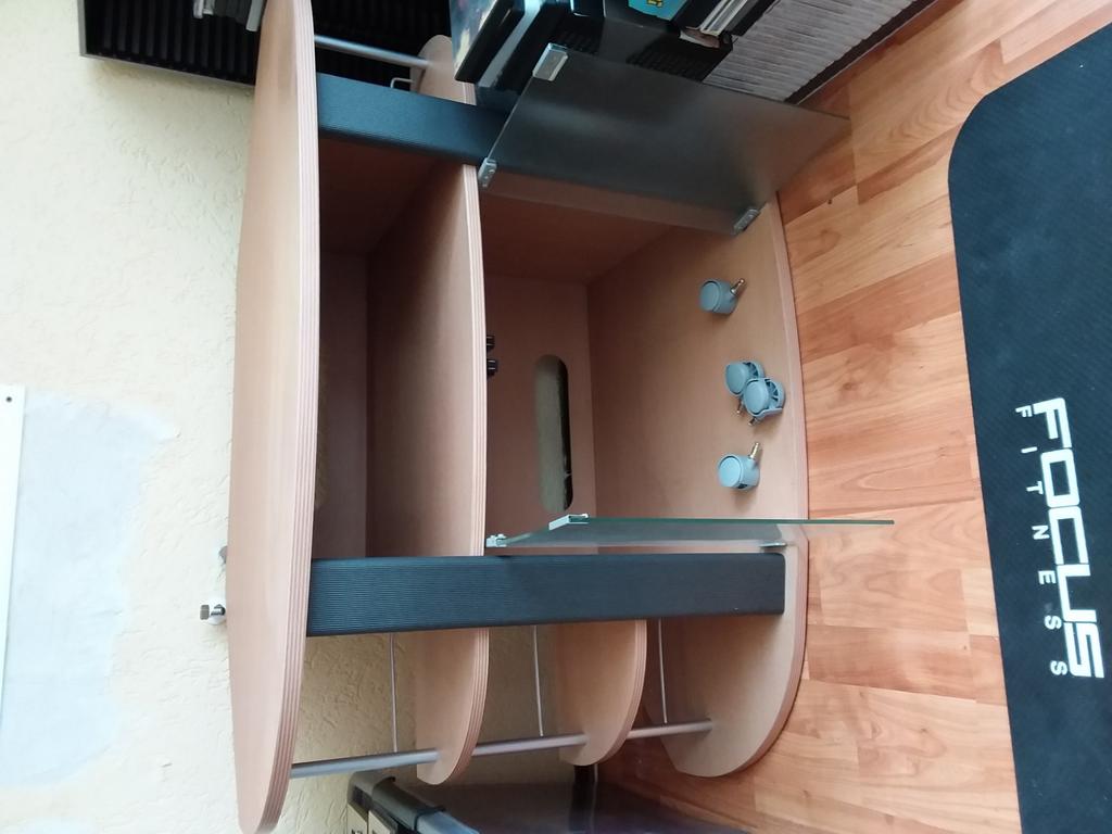 TV meubel op wieltjes met glazen deuren, Huis en Inrichting, Kasten | Televisiemeubels, Ophalen, Gebruikt, 100 tot 150 cm, Glas