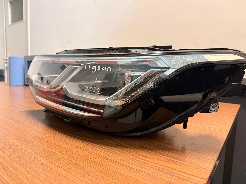 VW Tiguan L Koplamp Rechts IQ.Light 2022, Ophalen, Gebruikt, Volkswagen