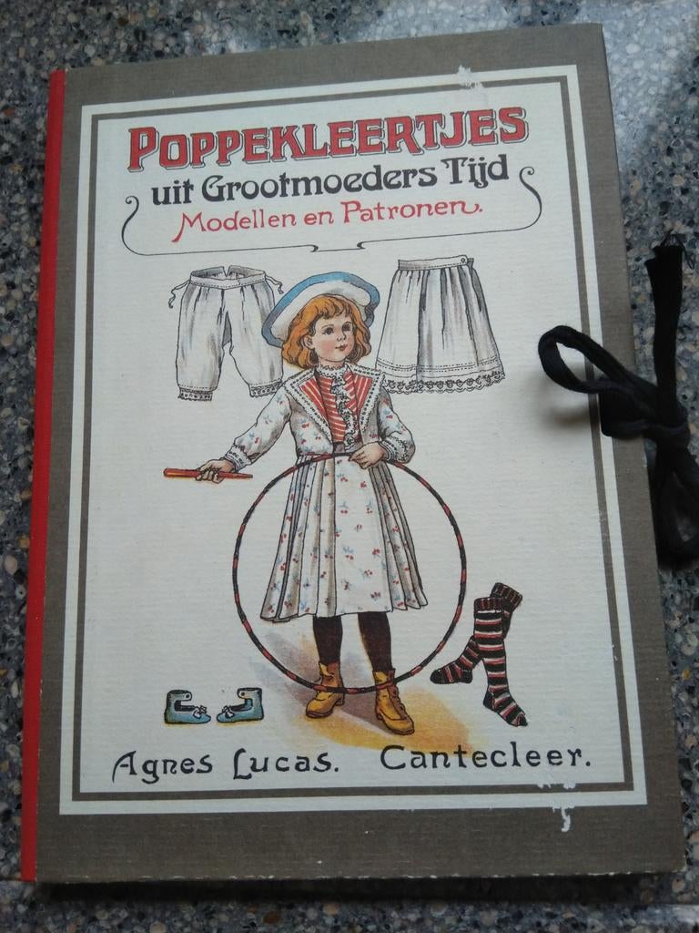 Poppen kleertjes, Ophalen of Verzenden, Zo goed als nieuw, Vrouw