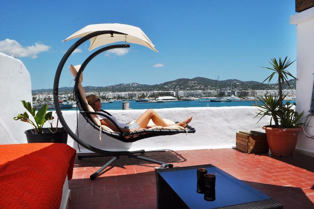 Appartement in hartje Ibiza verhuur 4 persoons 180º zeezicht, Internet, 2 slaapkamers, Appartement, Aan zee