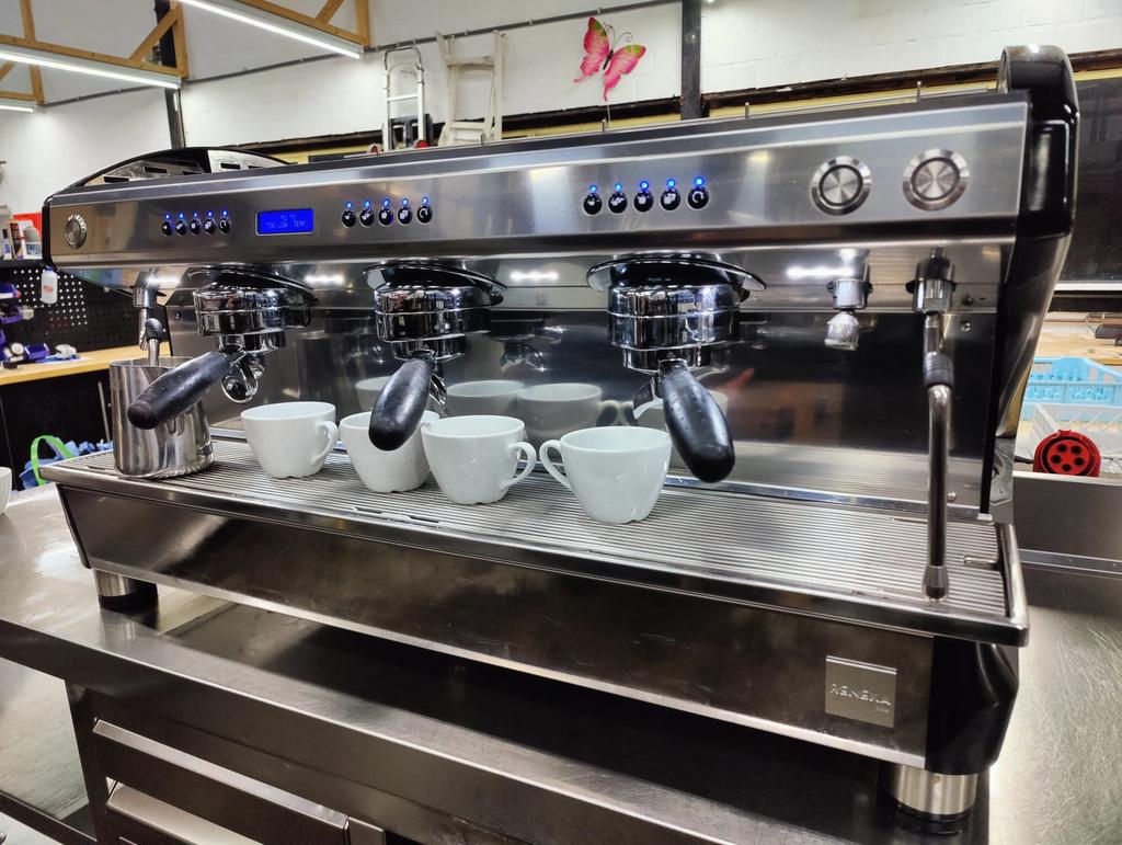Reneka life 3-groeps espresso machine, Ophalen of Verzenden, Gebruikt, Koffie en Espresso
